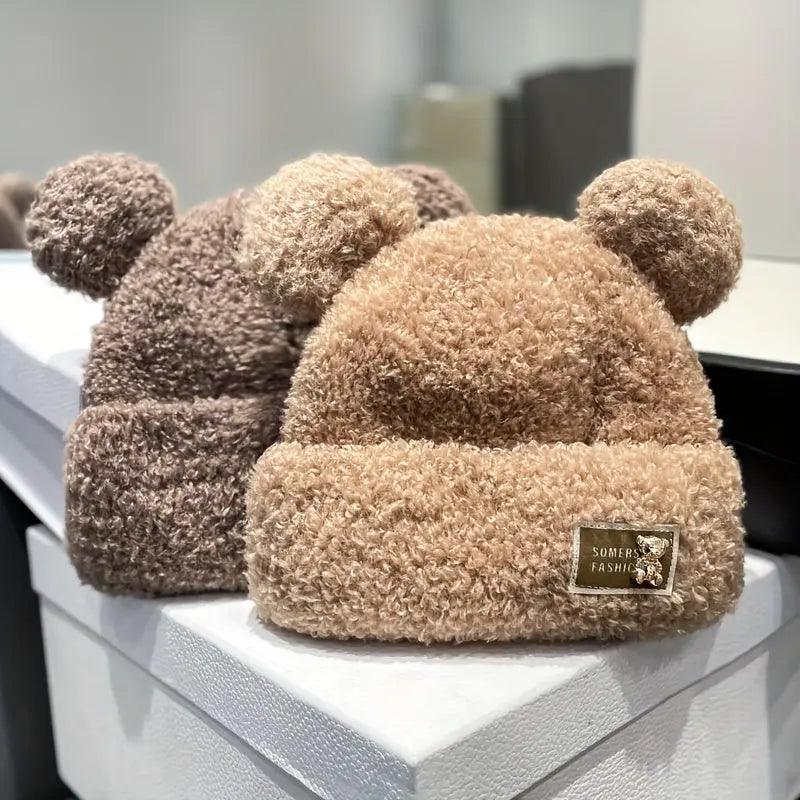 Complete your winter style with these beanies that appeal to every style and taste and offer eye-catching elegance with different color combinations!